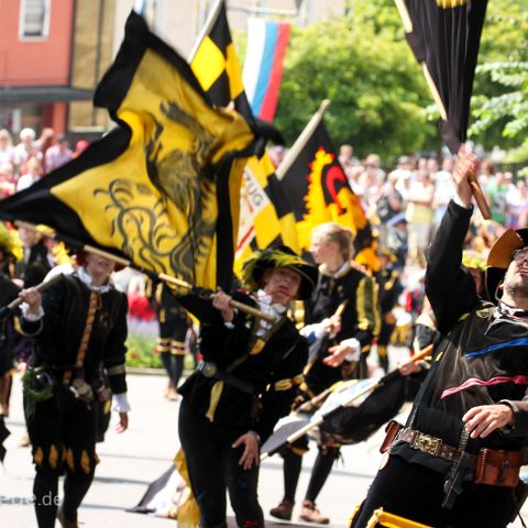 Neuburg Urdonautal 005 Neuburg - Schlossfest - Am letzten Juni und ersten Juli Wochenende erwacht die historische Altstadt zum Leben.