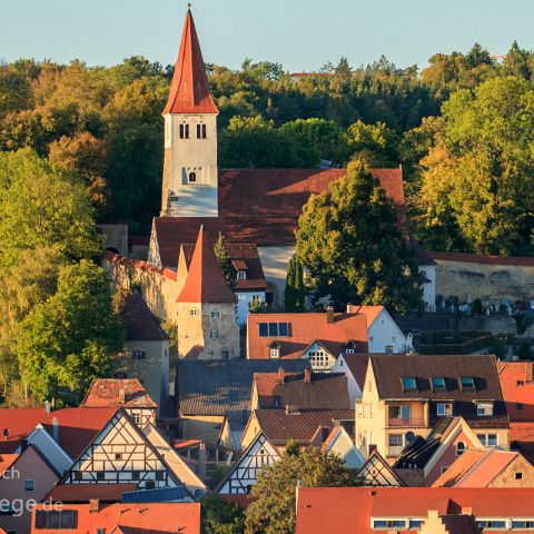 Anlautertal - Thalmaessing - Greding 001 Greding - Stadt der 21 Türme hat eine malerische Altstadt mit Martinsbasilika, Karner und Jagdschloss