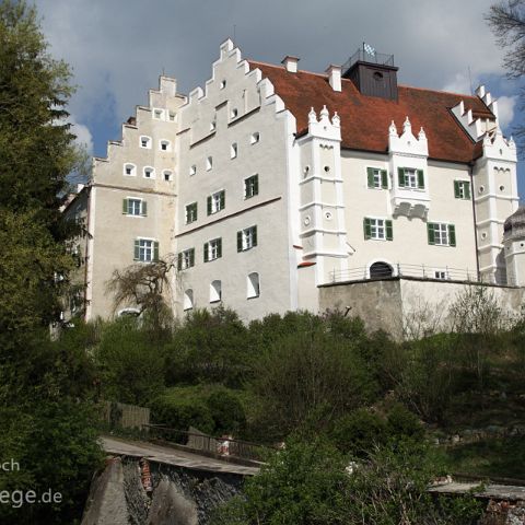 Schambachtal Altmannstein Riedenburg 008 Schloss Sandersdorf - die Fassade stammt vom letzten Umbau 1900 (Gabriel von Seidl) Der Komponist Simon Mayr und Thomas des Bassus waren führende Mitglieder der...