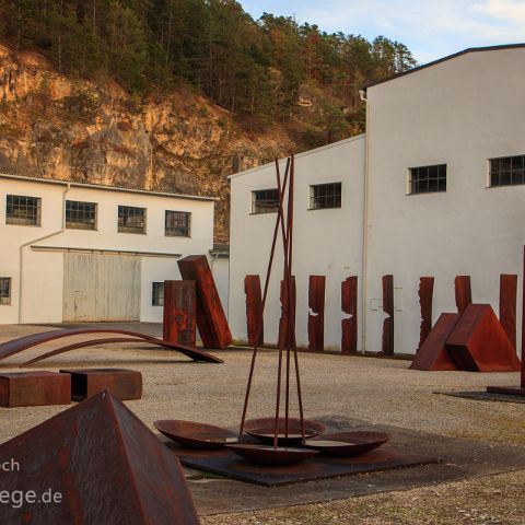 Eichstaett 007 Obereichstätt - Alf Lechner Stiftung, der eindrucksvolle Skulturenpark wird wegen seiner Bedeutung mit dem Tate Museum im London und dem Guggenheim in Bilbao...