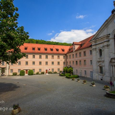 Donaudurchbruch-Kelheim 003 Kloster Weltenburg, bereits seit 1050 wird hier Bier gebraut - Sie ist damit die älteste Brauerei der Welt. Mein Lieblingsbier ist das Barock Dunkel. Es wurde...