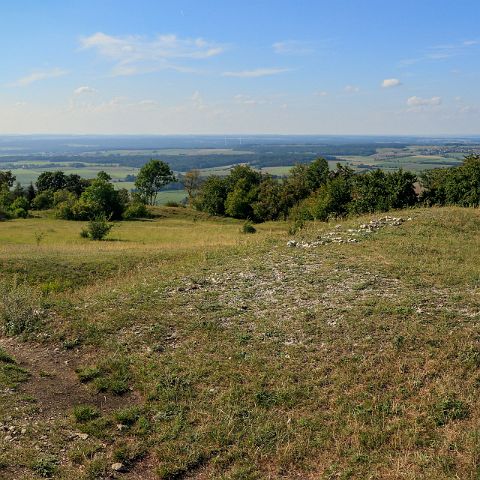 Panoramabilder - Altmuehltal 002 Der Hesselberg mit 682m der höchste Berg der Frankenalb