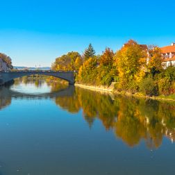 Urdonautal - Neuburg - Donau - Schutter - Altmühltal - Bilder - Sehenswürdigkeiten - Ausflugsziele Faszinierende Bilder dem Urdonautal. Von Neuburg, Rennertshofen, Konstein bis Dollnstein. Während der Eiszeiten...