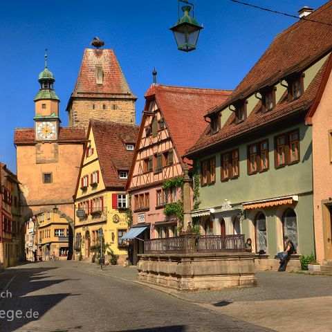 Altmuehl Oberlauf - suedliches Mittelfranken 003 Rothenburg ob der Tauber - Markusturm und Rödergasse von 1274 bis 1703 war Rothenburg Reichsstadt