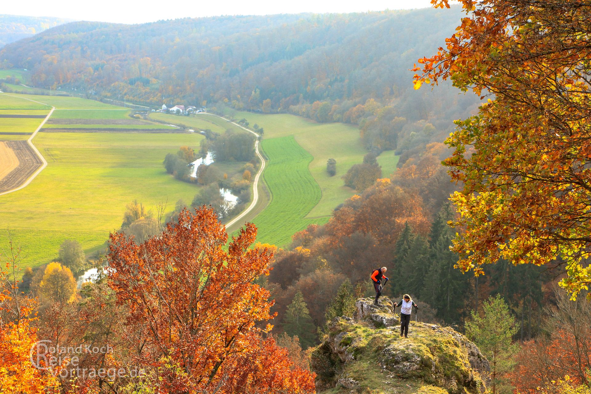 Wandern im Altmühltal - Aussichtsfelsen bei Schernfeld