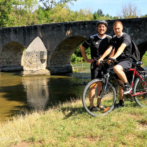 Altmuehltal Mitte 001 Römerbrücke bei Pfünz - Während unserer dritten und letzten Etappe auf unserer Altmühlradltour kommen wir an der alten Bogenbrücke von Pfünz vorbei.