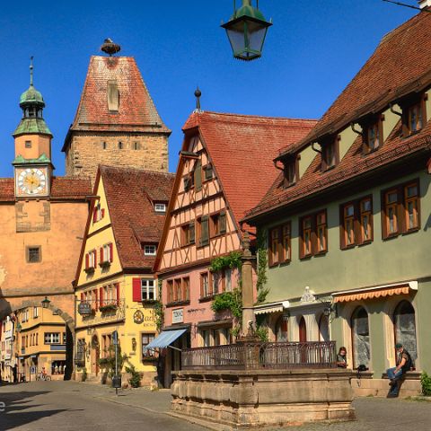 Altmuehl-16x9 001 Rothenburg ob der Tauber - Markusturm und Rödergasse von 1274 bis 1703 war Rothenburg Reichsstadt