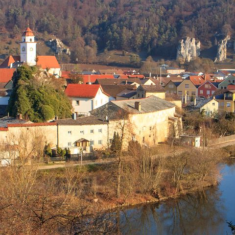 Panoramabilder - Altmuehltal 007 Der Blick auf das mit einer mittelalterlichen Mauer umgebene Dollstein ist überwältigend