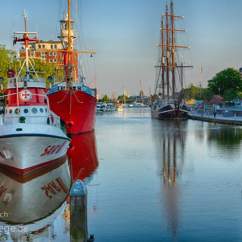 Deutschland Top Highlights 003 Alter Hafen, Emden, Ostfriesland,, Niedersachsen, Deutschland, Germany