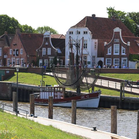 Wattenmeer (NP) Ostfriesland 007 Nationalpark Wattenmeer, Fischkutter, Greetsiel, Krummhörn, Ostfriesland, Niedersachsen, Deutschland, Germany