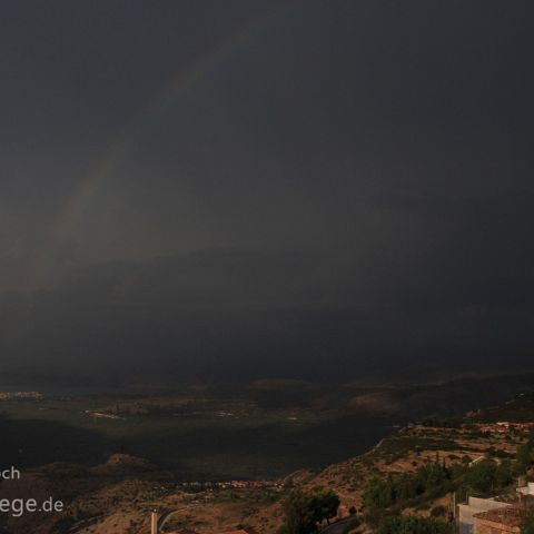 Mittelgriechenland 006 Schlechtwetterfront, das Orakel von Delphi lebt noch, Delphi, Mittelgriechenland, Griechenland, Delfoi, Greece