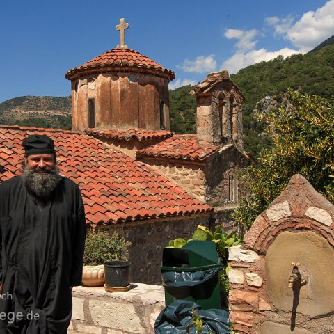 Arkadien 004 Abt der Moni Panagias Filosofou, Lousios Schlucht, Arkadien, Peloponnes, Griechenland / Greece