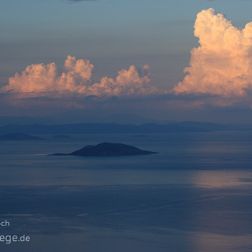 Attika - Peloponnes - Bilder - Sehenswürdigkeiten - Fotos - Pictures Faszinierende Reisebilder aus Attika: Vulkankrater von Methana, Hydra, Poros. Viel Vergnügen beim Anschauen. Fascinating...