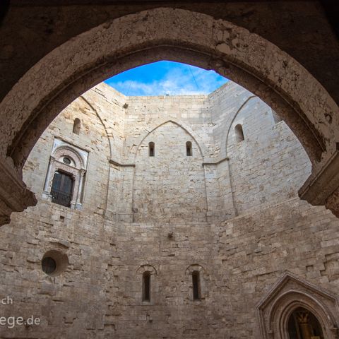 Region Bari 005 Castel del Monte, achteckige Burg von Kaiser Friedrich II Hohenstaufen, Andria, Apulien, Italien, Italia, Italy