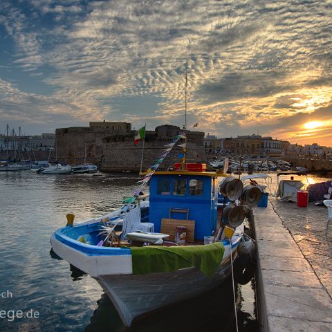 Salento 006 Sonnenuntergang, alter Hafen, Gallipoli, Apulien, Italien, Italia, Italy