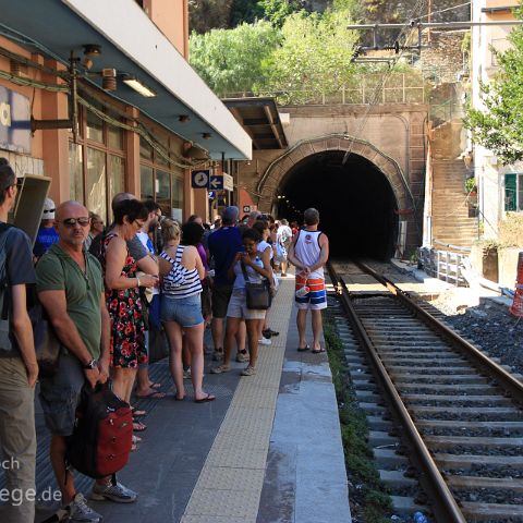 Cinque Terre 002 Bahnhof von Vernazza, Cinque Terre, Ligurien, Liguria, Italien, Italia, Italy