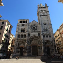 Genua - Ligurien - Bilder - Sehenswürdigkeiten - Fotos - Pictures Faszinierende Reisebilder aus Genua: Aquarium, Kathedrale, Piazza de Ferrari, und die Paläste der Alststadt wurden 2006...