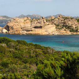 Olbia Tempio La Maddalena - Sardinien - Bilder - Sehenswürdigkeiten - Fotos - Pictures Faszinierende Reisebilder aus La Maddalena, Sardinien: Die Inselgruppe mit 62 kleinen Inseln gehört zu Italien und liegt...