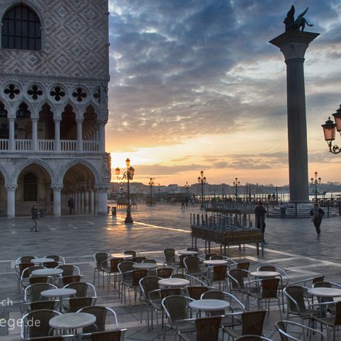 Venedig 007 Sonnenaufgang, Dogenpalast, San Marco, Markusplatz, Venedig, Venice, Venecia, Venetien, Italien, Italia, Italy
