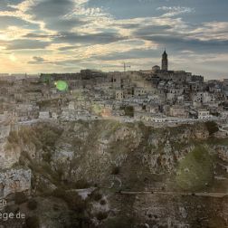 Basilikata - Bilder - Sehenswürdigkeiten - Fotos - Pictures - Stockfotos Faszinierende Reisebilder aus Matera, Sie ist eine der eindrucksvollsten Städte in Süditalien. Am Rand der Schlucht ist...