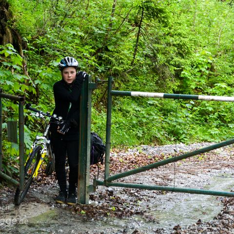 Via Claudia Augusta AT 002 starke Regefälle machen den Weg schwer befahrbar